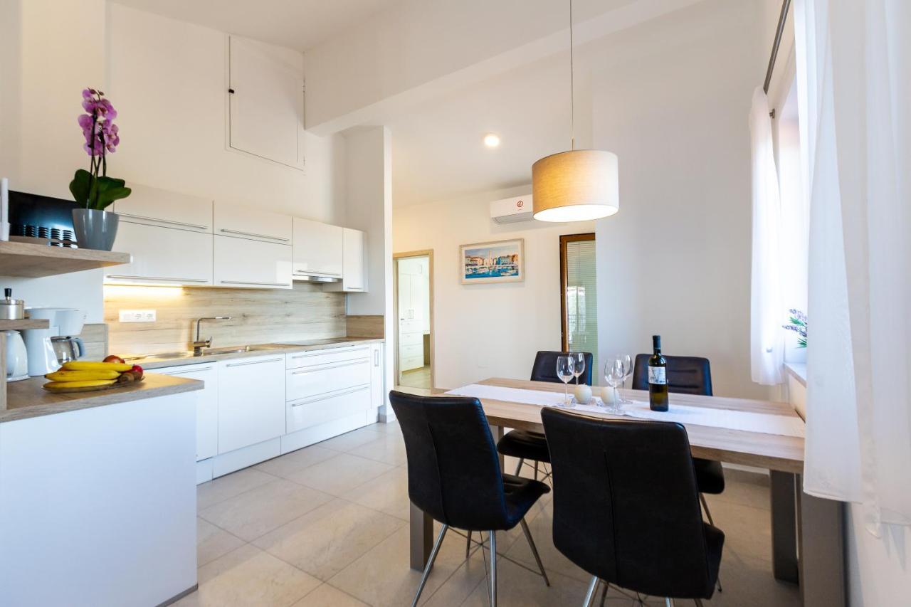 Apartments Krusec Pula Luaran gambar